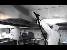 Resultado de imagem para limpando uma cozinha industrial