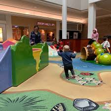south hills village mall play area