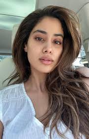 janhvi kapoor with or without makeup