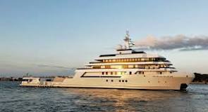 who-owns-the-biggest-yacht-in-the-united-states