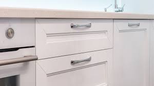 shaker style cabinets go with any decor