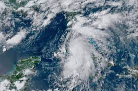 Officials: Storm lashing Florida ...