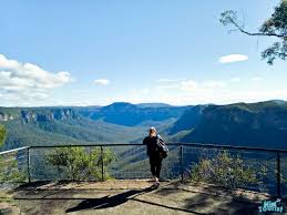 So you want to visit the blue mountains but you can't decide if you need to book a guided tour or if you can do it alone using public transport or a rental car? Full Guide 8 Epic Things To Do In The Blue Mountains