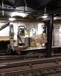 subway derailment injures 3 officials