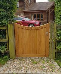 Scalloped Top Garden Gate Redwood And