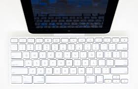 apple s ipad keyboard dock reviewed