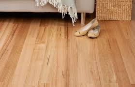 disadvanes of the laminate flooring