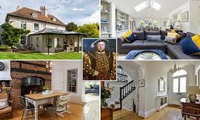 Churnsike lodge is an early victorian hunting lodge situated in the parish of greystead, west northumberland, england. Henry Viii S Former Hunting Lodge Goes On The Market As 3 25m Family Home Daily Mail Online