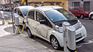 Trend: Elektromobily se budou dobíjet hlavně doma a za 10 let bude čtvrtina  aut na elektřinu v Praze | Hospodářské noviny (HN.cz)