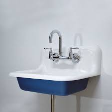 Farm Sink With Polished Chrome