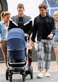 21 may 1994 (age 27)oc. Tom Daley And Dustin Lance Black Look Besotted With Baby Son On Stroll Metro News