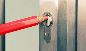 how to pick a door lock with a pencil