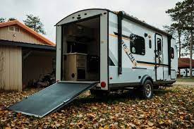 toy haulers with a 22 foot garage