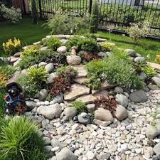 You will need to clean your white landscape rocks periodically to remove stains. 75 Beautiful White Gravel Landscaping Pictures Ideas May 2021 Houzz