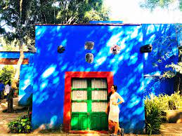 Frida kahlo, die ikone mexikos, steht bis heute für weibliche kreativität und ausdruckskraft, stärke und geboren und gestorben ist sie im berühmten blauen haus, casa azul in coyoacán in mexiko. Blue Haus Frida Kahlo