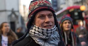 Lauri Love, US cyber-hacking suspect with Aspergers and depression wins  extradition appeal in Britain court