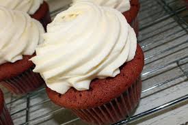 It could be that i have no experience with red velvet cake but with this recipe the cake was much to heavy. Cupcake Jemma Red Velvet Cupcakes Shoutjohn