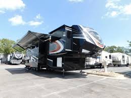6 toy hauler fifth wheels with