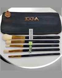 set of 5 makeup brushes with pouch