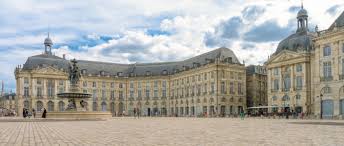 The municipality (commune) of bordeaux proper has a population of 257,804 (2019). Bordeaux In 2 Tagen Meine Reiserouten Und Meine Tipps