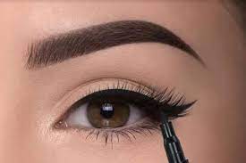 6 tips penggunaan eyeliner untuk