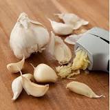 Is minced garlic the same as chopped garlic?