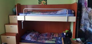 Чрез мебелировката на два етажа в детските стаи се обособяват различни зони в тях. Legla Na Dva Etazha Mebeli Za Detskata Staya Tekstil Olx Bg