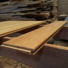 Namun secara kualitas kekerasan dan kerapatan kayu, ke2 jenis kayu tersebut memiliki tingkatan yang sama. Dijual Lantai Kayu Parket Flooring Ulin 1 5x9x55 Cm Bukan Ulin Sulawesi Tool Murah Shopee Indonesia