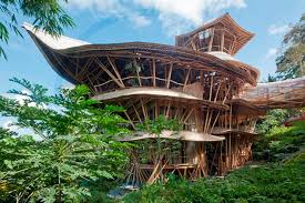 La merveilleuse maison en bambou d'Elora Hardy à Bali - JSBG.me