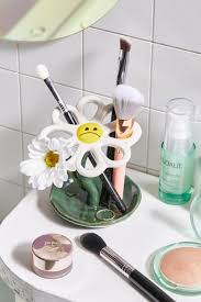 daisy makeup brush holder urban