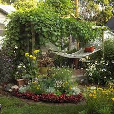 17 Lively Shabby Chic Garden Designs