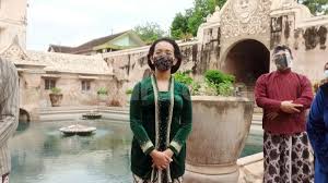 Lihat promo | cek stok. Anggun Dan Berwibawa Ini 5 Pakaian Adat Yogyakarta Untuk Wanita Dan Pria Suara Jogja