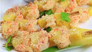 Brochettes de crevettes à l'ananas spectaculaires