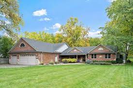 homes in naperville il with