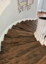 adding hardwood to curved staircase