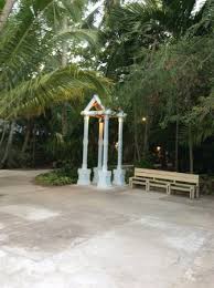 sivananda ashram yoga retreat bahamas