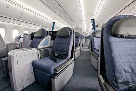 Pre merger co lie flat business class seats that were also retrofitted on some ua aircraft (763 and 752s). United Faces Big Paxex Decisions For Boeing 777 300er Runway Girlrunway Girl