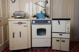 There were quite a few different manufacturers, including ge, who made both appliances and cabinets. Elderly Couple Finally Trading In Trusty 1950s Appliances Uk News Express Co Uk