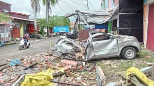 Two powerful shocks of magnitude 5.7 and 6.2 occurred on the island of sulawesi. 7qsytekea7yugm