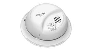 They include a small container full of gas at a high co concentration, usually up to 1000 ppm, and a plastic housing that you put around the detector for the test. First Alert Hardwired Carbon Monoxide Alarm With Battery Backup Co5120bn Youtube