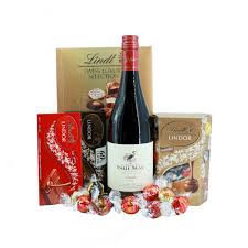 red wine and lindt one gift 00467