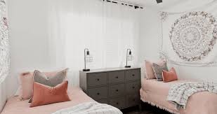 30 Minimalist Dorm Room Ideas For A