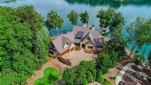 lake keowee real estate