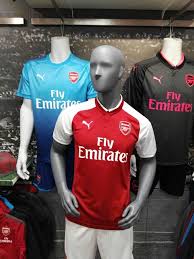 Best arsenal kit in recent years was the 2010 one, closely followed by the 05/06 final highbury season one imo. Leaked The New Arsenal Home And Away Kits For The 2017 18 Premier League Campaign Football London