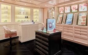 first gucci beauty boutique