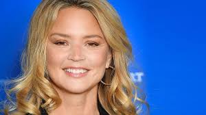 She is an actress and writer, known for elle (2016), sibyl (2019) and victoria (2016). Virginie Efira La Vie Decide Elle Meme Des Metamorphoses Possibles