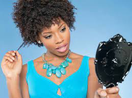 Défrisage, lissage et coloration des cheveux afro : mode d'emploi : Femme  Actuelle Le MAG