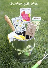 Perfect Diy Gifts For Gardeners Bees