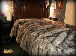 Plush Faux Fur Bedspread Coyote Wolf