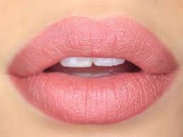 10 home remes to treat swollen lips